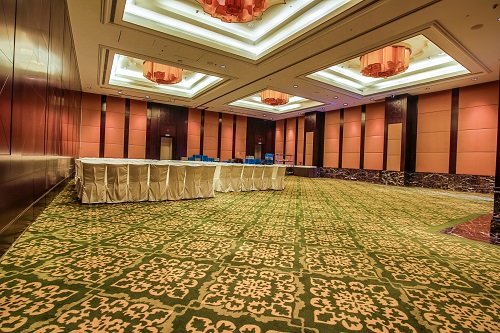 Mixing Work & Pleasure in Ritz Carlton Hotel